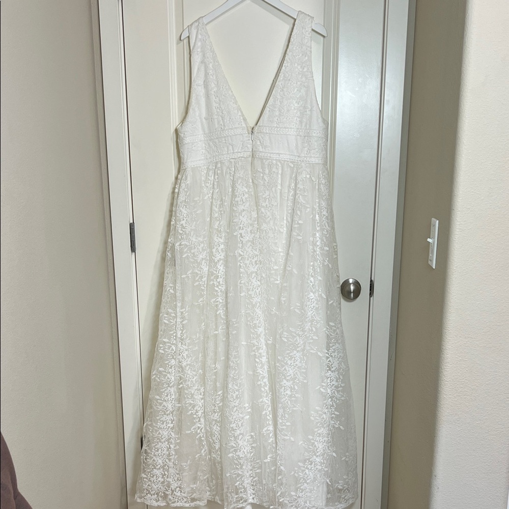 Lulus Ivory Sweetest Beloved Mesh Embroidered
Sleeveless Maxi Wedding Dress 2X - Picture 10 of 11